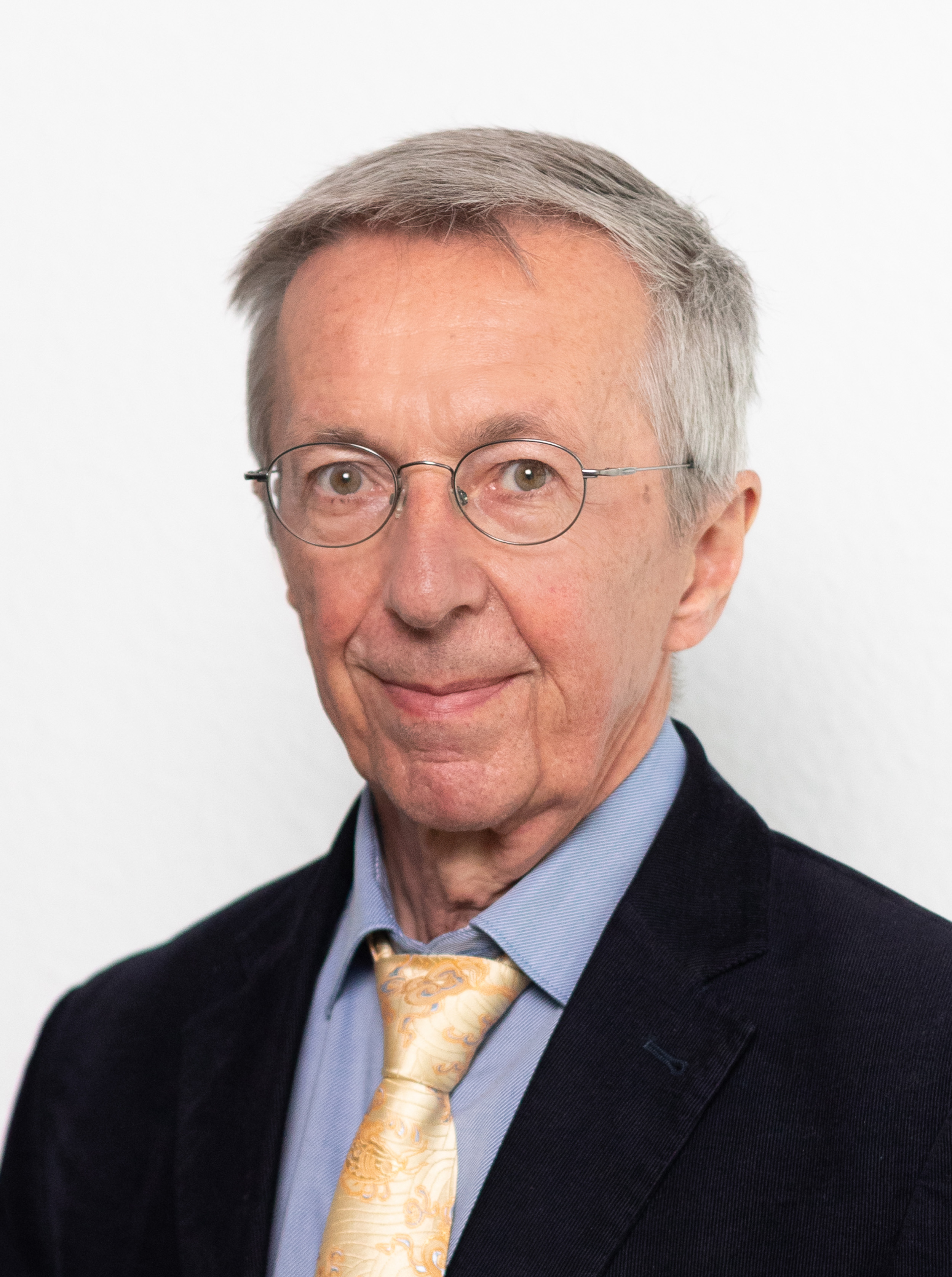 Porträt: Dr. Horst Büther