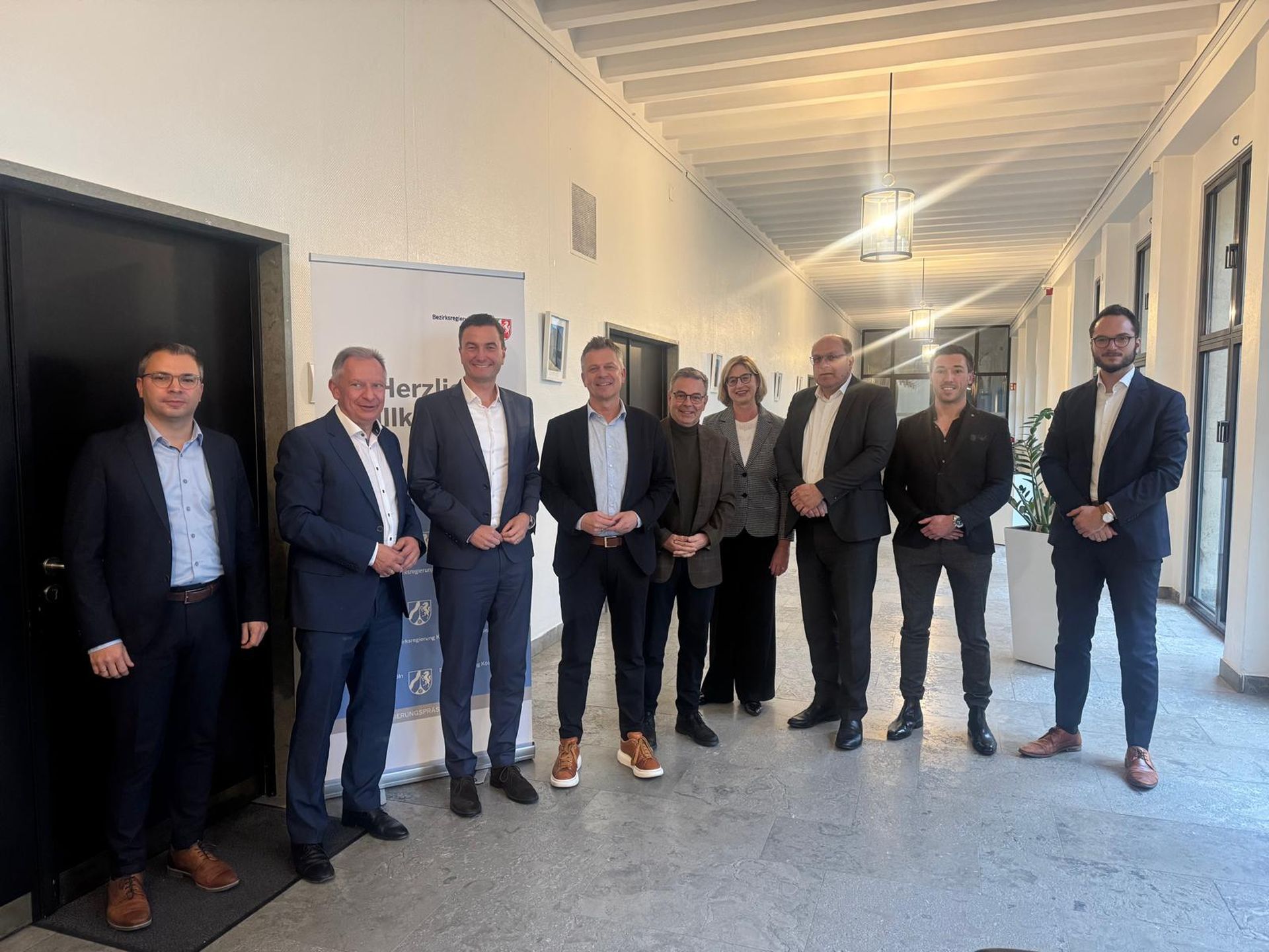 Foto: (v.l.n.r.) Hr. Görtz, Hr.Pusch, Hr. Dr. Wilk, Hr. Pape, Hr. Lambertz, Fr. Krater, Hr. Lüngen, Hr. Zimmermann, Hr. Becker