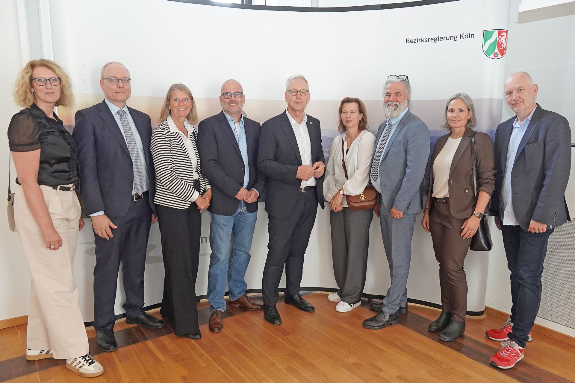 Schulleitungen gemeinsam mit Gregor Lange